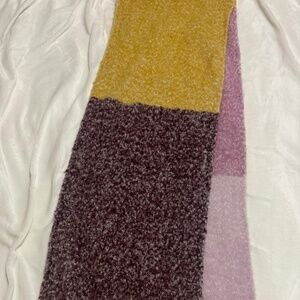 Women’s scarf